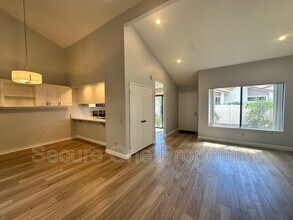 2162 Deerfield St in Thousand Oaks, CA - Building Photo - Building Photo