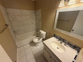 7726 E 103rd Terrace in Kansas City, MO - Building Photo - Building Photo