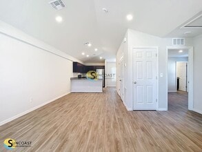 2014 Dorion St in Port Charlotte, FL - Foto de edificio - Building Photo