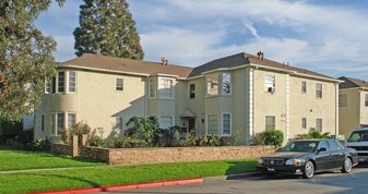 8686 W Olympic Blvd in Los Angeles, CA - Building Photo