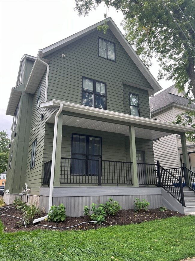 property at 524 12th Ave SE