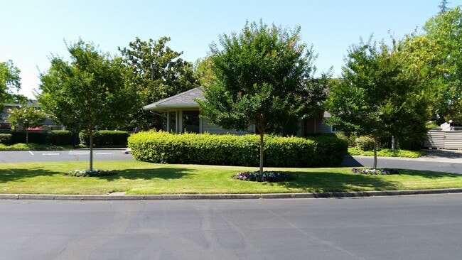 81 Valley Club Cir in Napa, CA - Building Photo - Building Photo