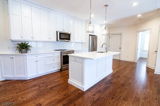 29 Euclid Ave in Summit, NJ - Building Photo - Building Photo