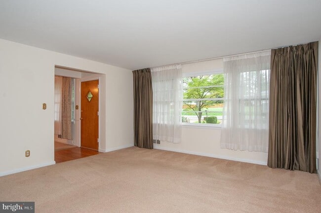 5950 Clames Dr in Alexandria, VA - Building Photo - Building Photo