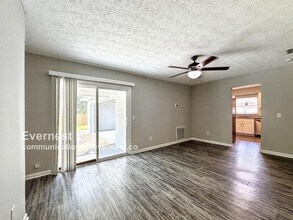 1327 Chablis Ct N in Orange Park, FL - Building Photo - Building Photo