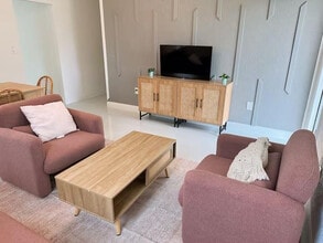 1720 NE 146th St in Miami, FL - Building Photo - Building Photo