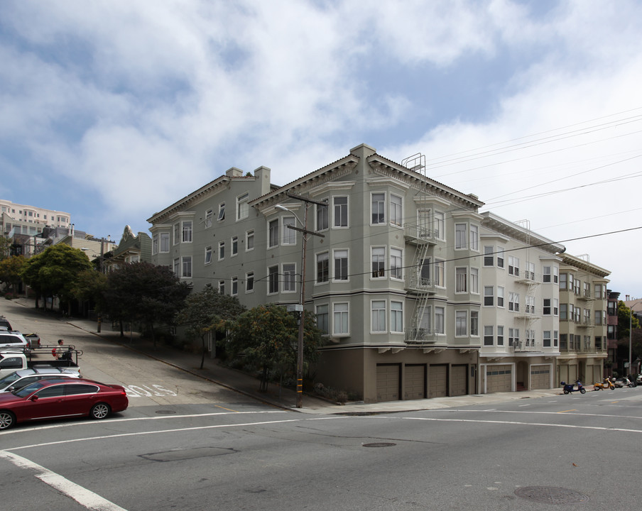 1385 Greenwich St in San Francisco, CA - Building Photo