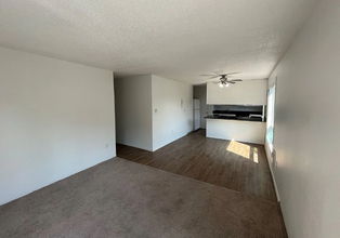 14th Ave S - 2bed/1bath - Beacon Hill - Re in Seattle, WA - Building Photo - Interior Photo