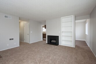 Woodside Park in Salinas, CA - Building Photo - Building Photo