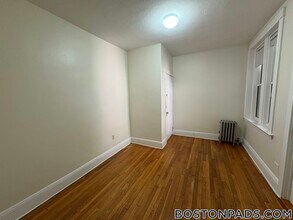 1788 Beacon St, Unit 2A in Brookline, MA - Building Photo - Building Photo