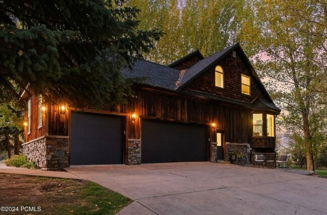 3364 N Highway 162 in Eden, UT - Building Photo - Building Photo