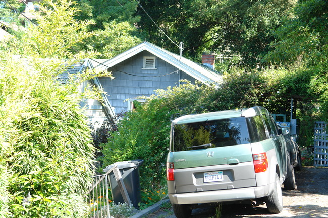 1402 Spring Way in Berkeley, CA - Building Photo - Building Photo