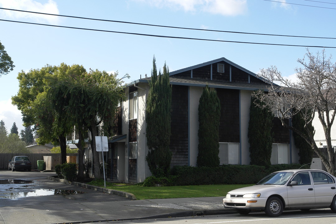 18 Huntwood Way in Hayward, CA - Foto de edificio