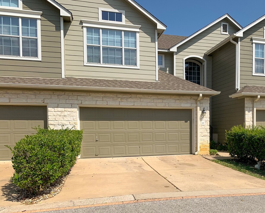 2632 Century Park Blvd in Austin, TX - Building Photo