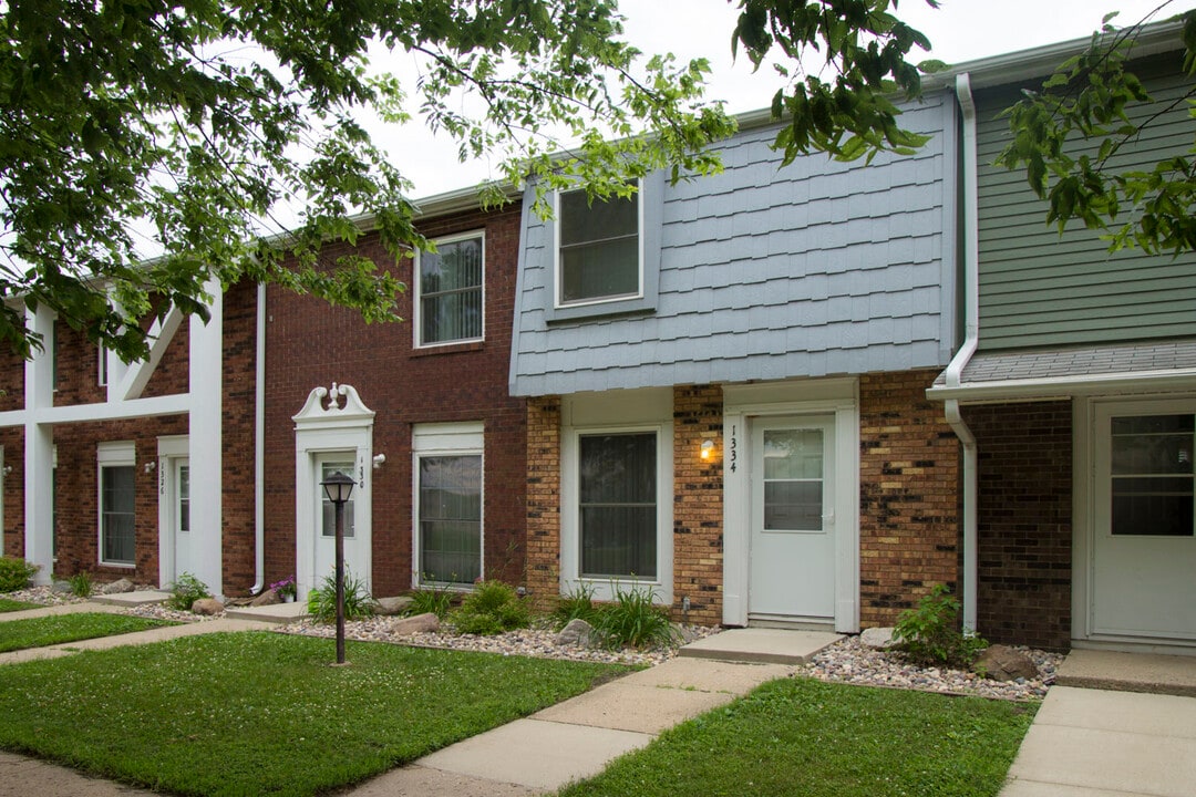 UDMO Apartments in Spencer, IA - Foto de edificio