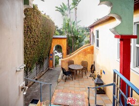 2420 Teviot St in Los Angeles, CA - Building Photo - Building Photo