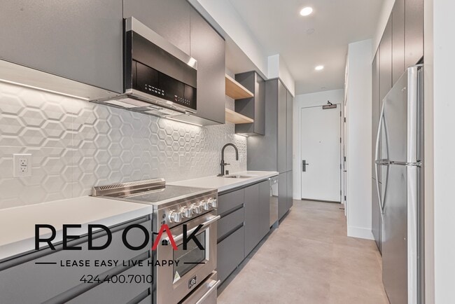3450 W 43rd St in Los Angeles, CA - Building Photo - Building Photo