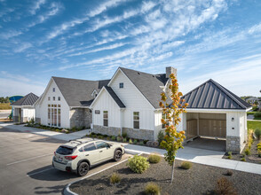 Sunnyvale Village in Nampa, ID - Building Photo - Building Photo