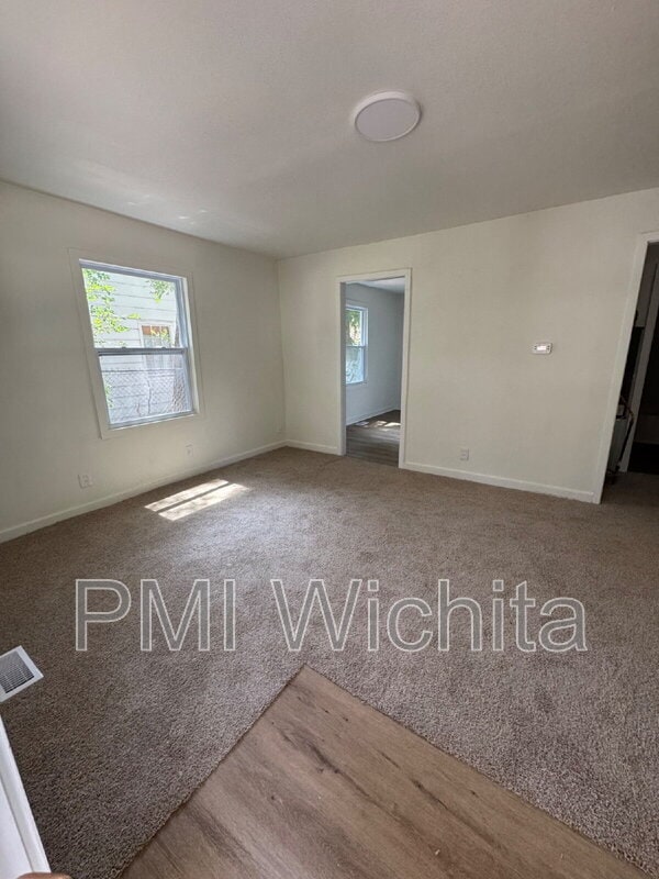 4311 E Lincoln St in Wichita, KS - Building Photo - Building Photo
