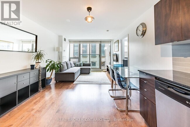 property at 33 Lombard St