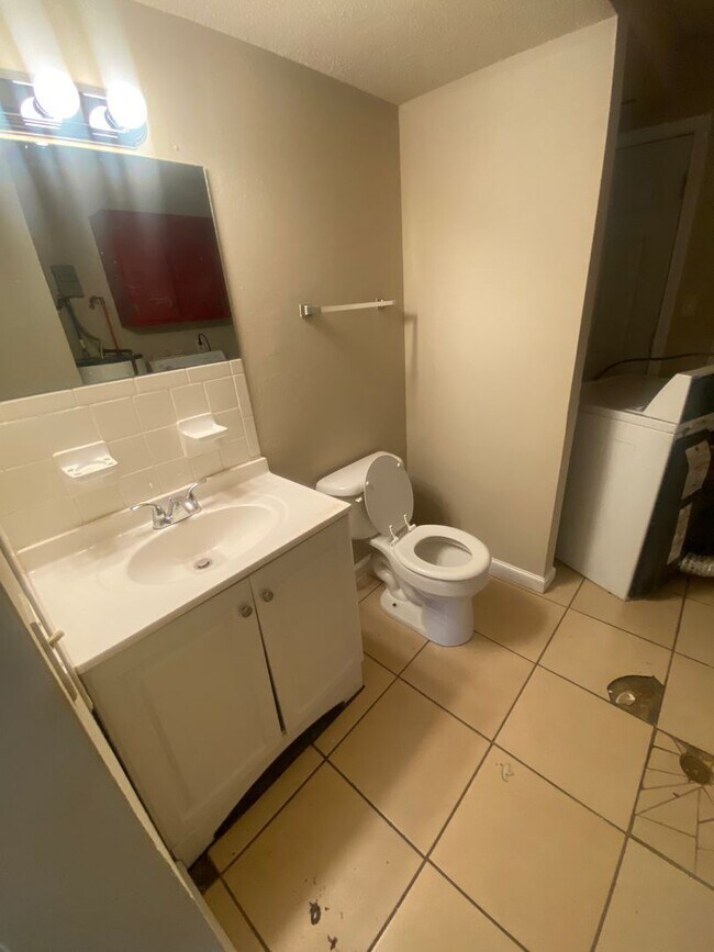 4337 W Bethany Dr in Columbia, MO - Building Photo - Building Photo