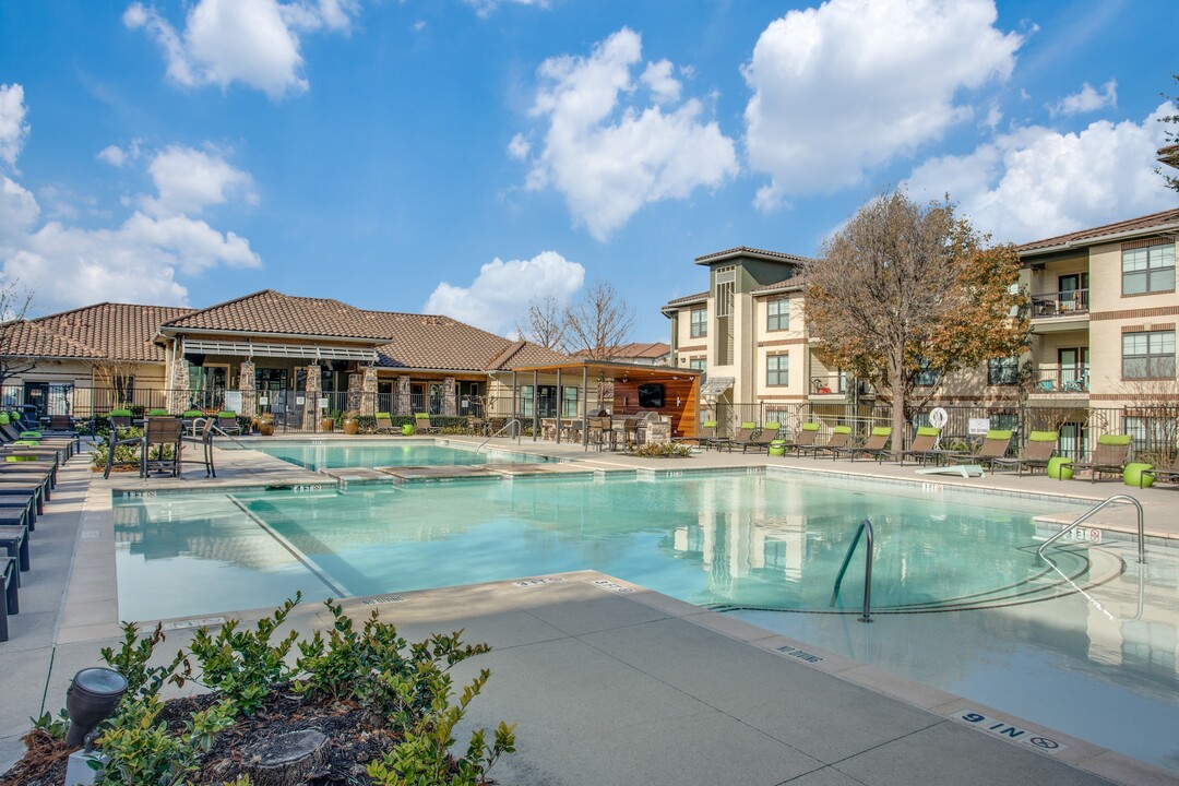 The Greens of Fossil Lake in Fort Worth, TX - Foto de edificio