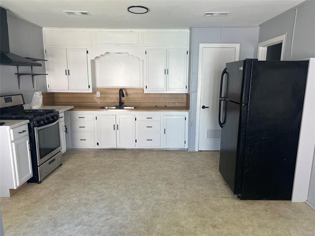 property at 1326 W Shepherd St