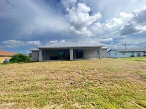 4414 Douglas Ln in Lehigh Acres, FL - Building Photo - Building Photo
