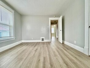 108 E 6th St in Mishawaka, IN - Building Photo - Building Photo