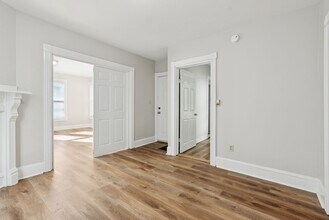 225 Valley St in Portland, ME - Building Photo - Building Photo