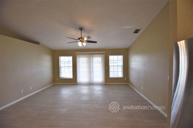 3211 Grand Pines Dr in Lakeland, FL - Building Photo - Building Photo