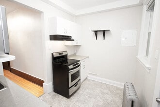 667 Wolseley Apartment in Winnipeg, MB - Building Photo - Building Photo