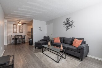 Glastonbury Woods in Nashville, TN - Foto de edificio - Interior Photo
