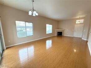 8985 S Durango Dr, Unit 1034 in Las Vegas, NV - Building Photo - Building Photo