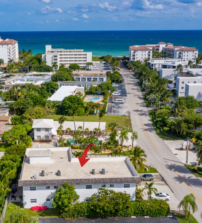 206 Inlet Way, Unit 4 in Palm Beach Shores, FL - Foto de edificio - Building Photo