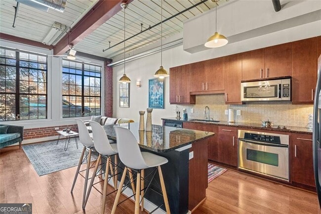 property at 1261 Caroline St NE