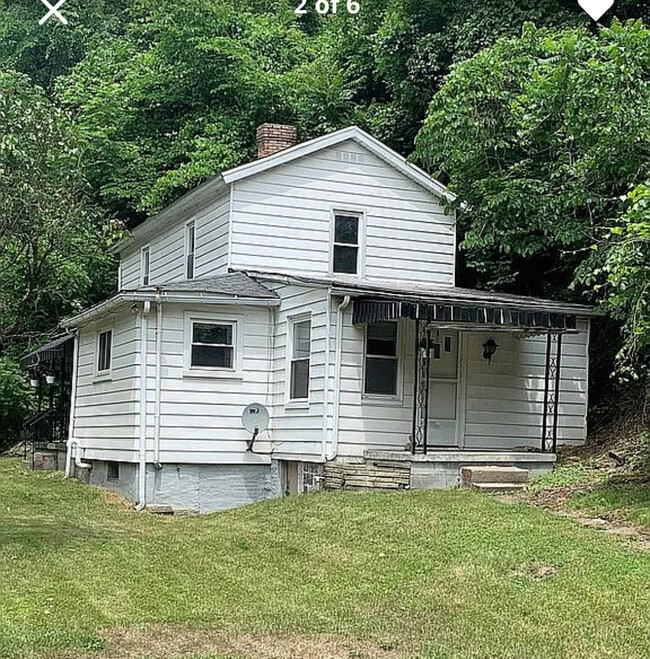 1045 Paintertown Rd in Irwin, PA - Foto de edificio - Building Photo