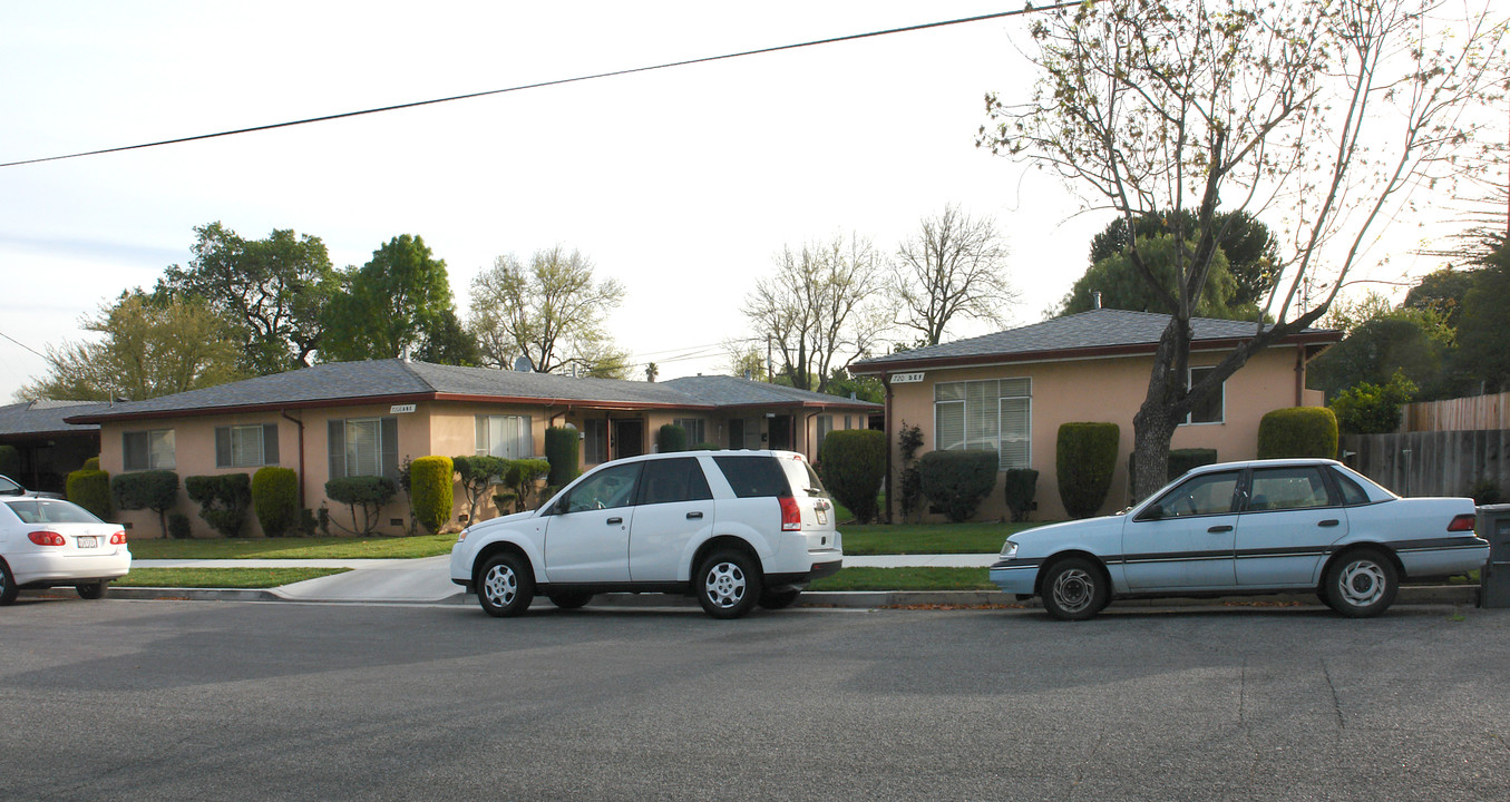 7208 Rosanna St in Gilroy, CA - Foto de edificio