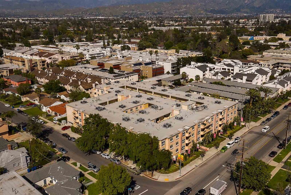 Allegro in Valley Village, CA - Foto de edificio