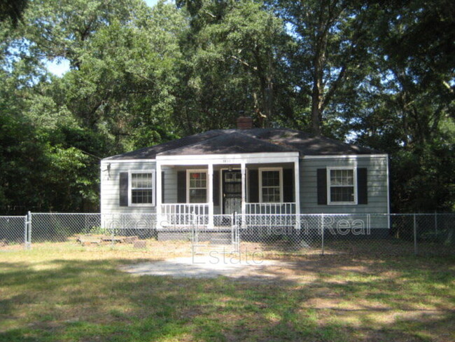 property at 1518 Forest Dr