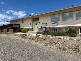 1201 W Montana St in Livingston, MT - Building Photo