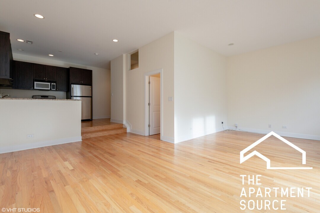2510 N Willetts Ct in Chicago, IL - Building Photo