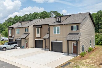 Parkwood West Townhomes in Fayetteville, NC - Foto de edificio - Building Photo