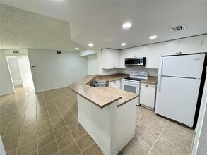 9222 W Atlantic Blvd in Coral Springs, FL - Building Photo - Building Photo