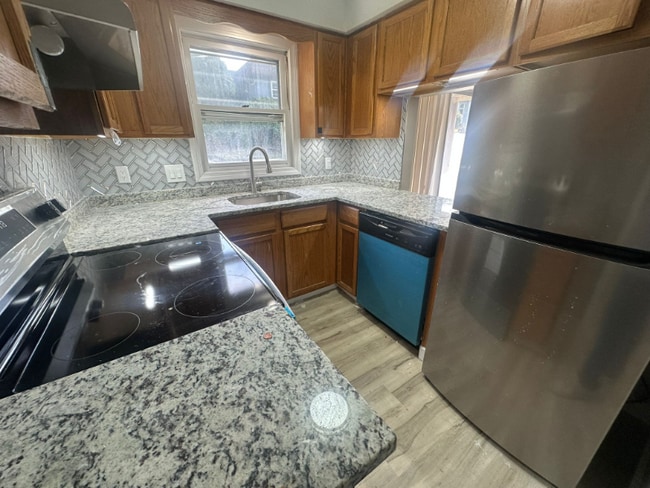 23 Fieldside Dr in Groton, CT - Building Photo - Building Photo