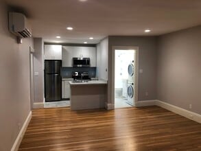 176 Newbury St, Unit 6 in Boston, MA - Foto de edificio - Building Photo