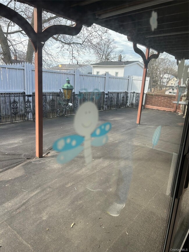 property at 125 W Hoffman Ave