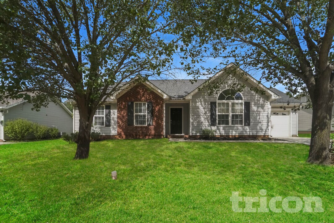 6028 Derek Christopher Ct in Charlotte, NC - Building Photo