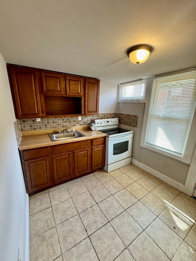 2144 Medary Ave in Philadelphia, PA - Building Photo - Building Photo
