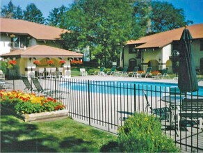 N82W13512 Fond du Lac Ave in Menomonee Falls, WI - Building Photo - Building Photo